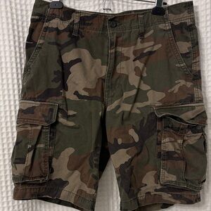 Old Navy Men's Camouflage Cargo Shorts Size 33